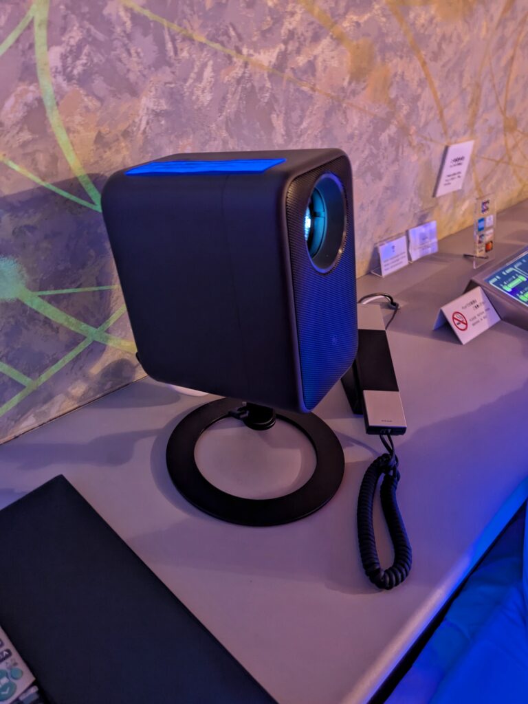 Hotel ARUN 客房娛樂設備:高性能投影機、點歌麥克風與影音控制台